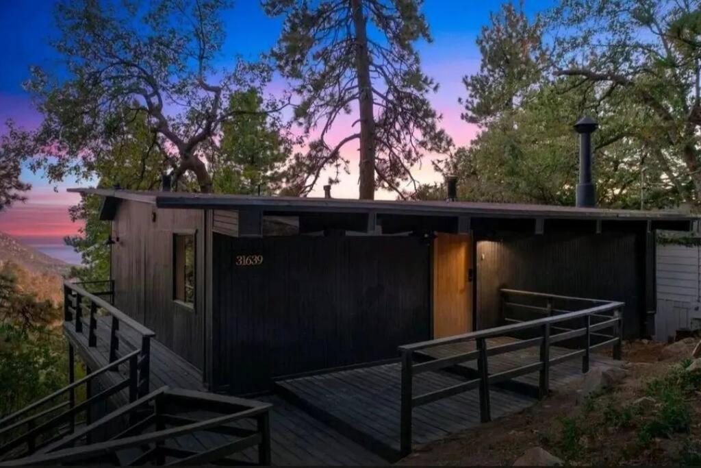 Updated Mountain Cabin Retreat With 180 Views Off Deck And Balcony Running Springs Exterior photo