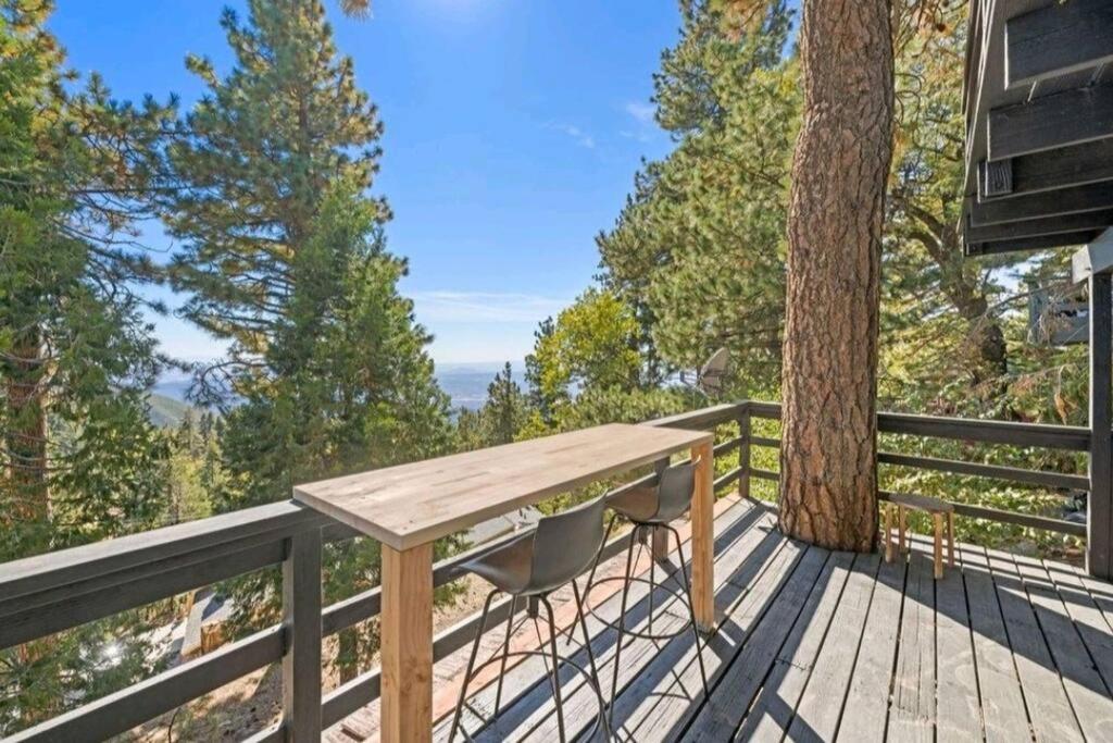Updated Mountain Cabin Retreat With 180 Views Off Deck And Balcony Running Springs Exterior photo